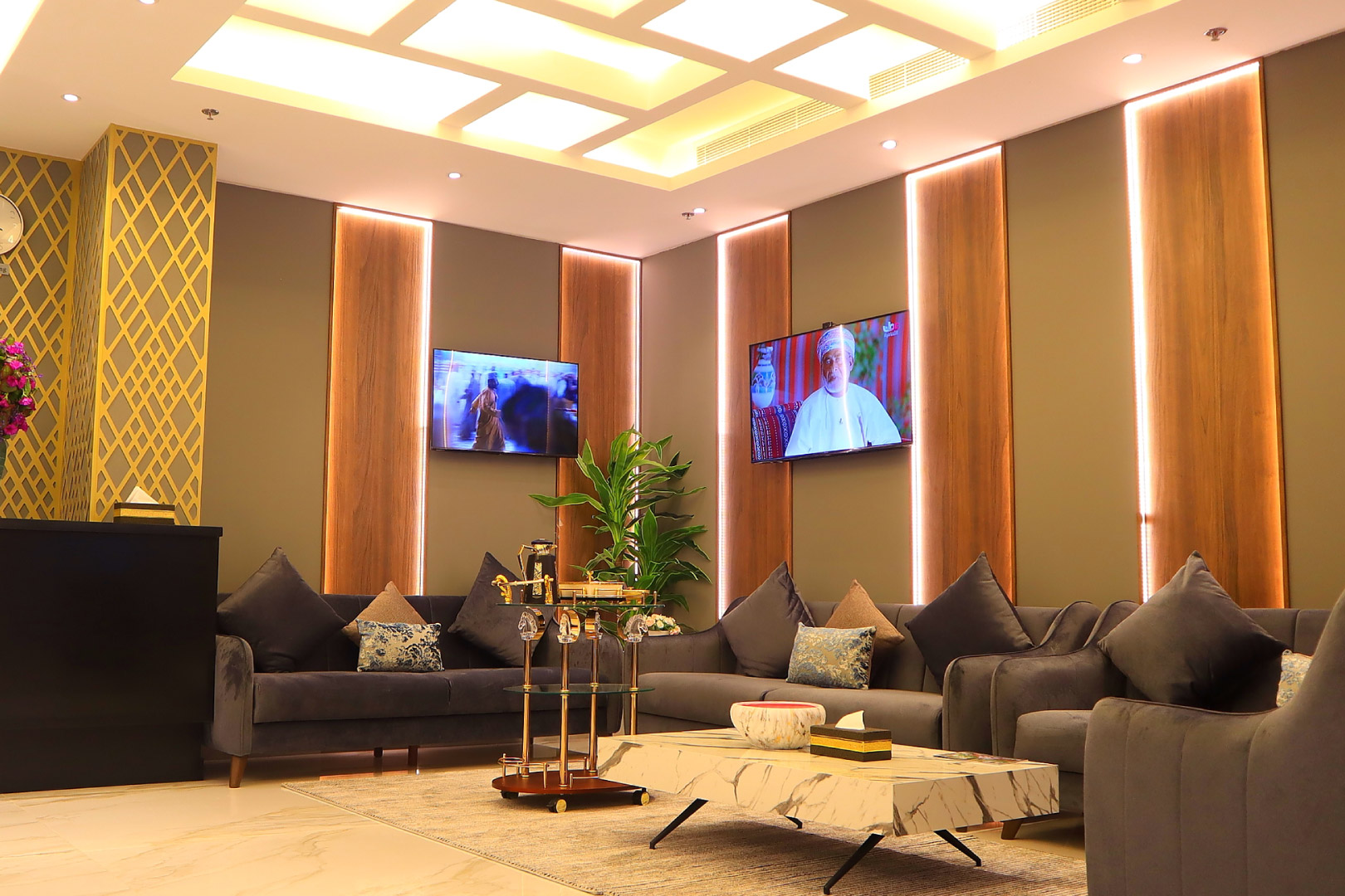 <p>Hotel Management Services</p>